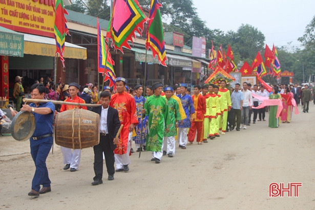 Đức Bồng đón nhận bằng di tích lịch sử - văn hóa cấp tỉnh đền thờ Đức Thánh Hai