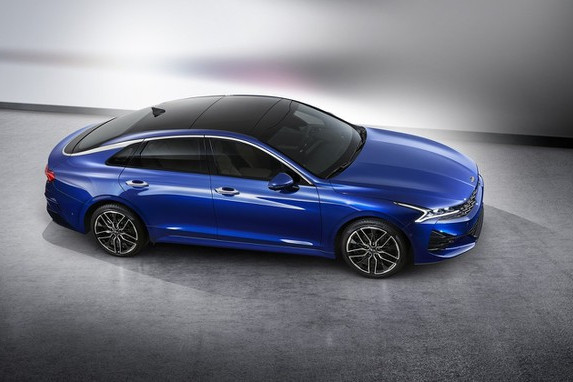 Kia Optima 2021 lộ diện với thiết kế thể thao