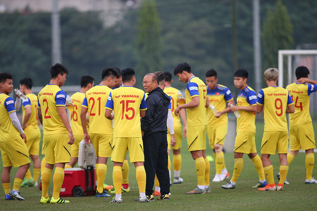 Chùm ảnh: Công Phượng, Văn Hậu tích cực tập luyện ngay sau khi về nước hội quân