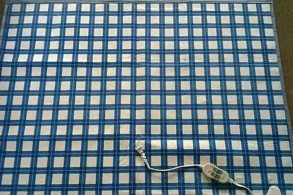 Chăn điện chỉ nên cắm cho giường ấm trước khi đi ngủ, rồi tắt. Ảnh: CCTV. 10 thói quen sinh hoạt có thể gây nguy hiểm tính mạng