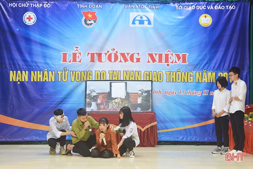 Xúc động lễ tưởng niệm nạn nhân tử vong do tai nạn giao thông