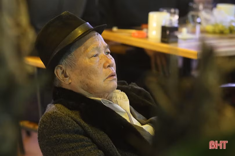 Cổ động viên Hà Tĩnh vỡ òa với chiến thắng của ĐT Việt Nam trước UAE