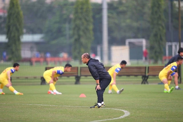 Chùm ảnh: Công Phượng, Văn Hậu tích cực tập luyện ngay sau khi về nước hội quân