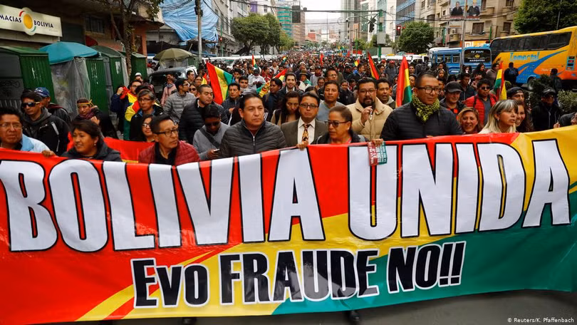 Cảnh sát và quân đội Bolivia phát lệnh bắt Tổng thống Evo Morales