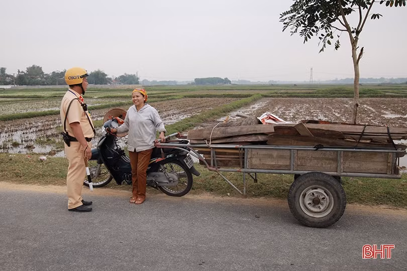 Muôn kiểu người vi phạm “chống chế” với cảnh sát giao thông