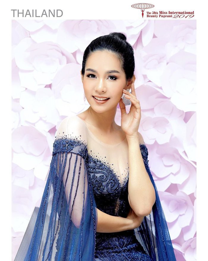 Ngắm nhan sắc đời thường của tân Hoa hậu Quốc tế 2019