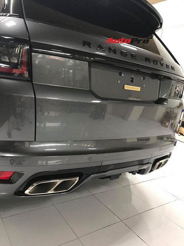 Range Rover Sport SVR 2019 động cơ mạnh như siêu xe đầu tiên về Việt Nam