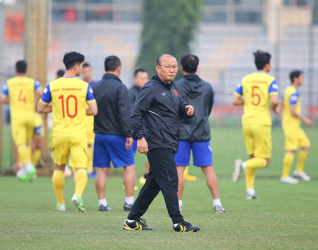 Chùm ảnh: Công Phượng, Văn Hậu tích cực tập luyện ngay sau khi về nước hội quân