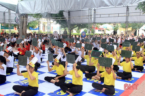 Học sinh quê hương cụ Nguyễn tranh tài “Trường em với kiệt tác truyện Kiều”