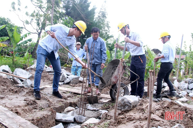 Formosa Hà Tĩnh xây 2 nhà đại đoàn kết cho hộ nghèo xã Kỳ Nam