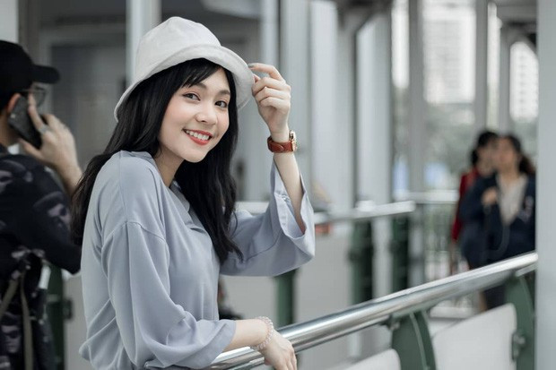 Ngắm nhan sắc đời thường của tân Hoa hậu Quốc tế 2019