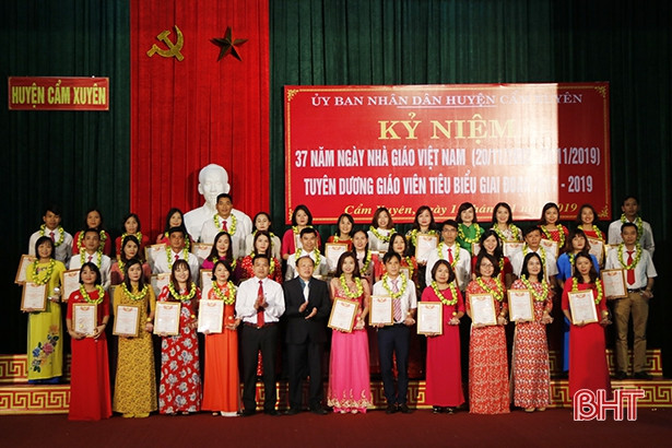 Cẩm Xuyên vinh danh 40 giáo viên tiêu biểu giai đoạn 2017 - 2019