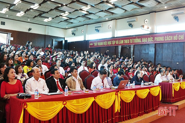 Cẩm Xuyên vinh danh 40 giáo viên tiêu biểu giai đoạn 2017 - 2019