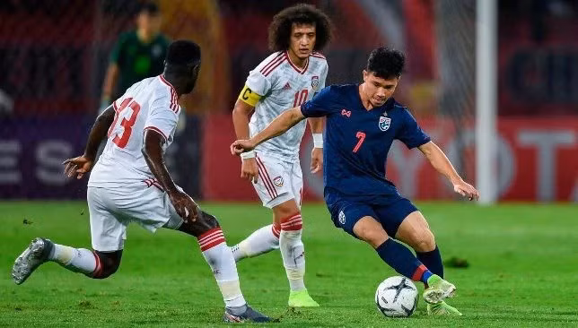 Tuyển Việt Nam học được gì từ Thái Lan để đánh bại UAE?