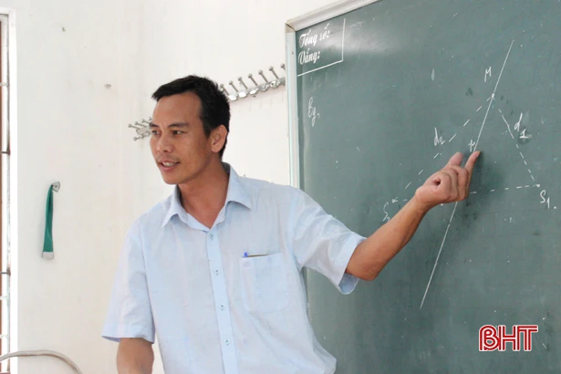 Thầy giáo trẻ Hà Tĩnh gần 10 năm nuôi học sinh ăn học tại nhà