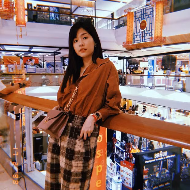 Ngắm nhan sắc đời thường của tân Hoa hậu Quốc tế 2019