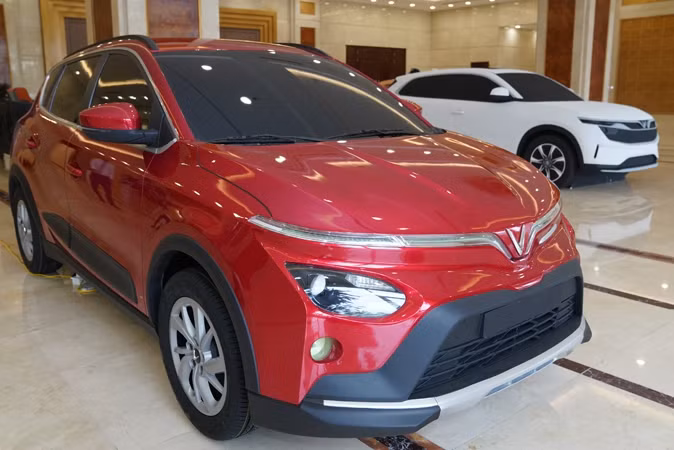 Hai mẫu crossover mới của VinFast lộ diện