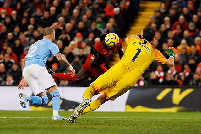  Thắng cách biệt Man City, Liverpool bước tiến dài tới ngôi vương