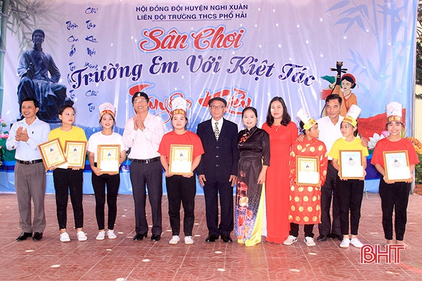 Học sinh quê hương cụ Nguyễn tranh tài “Trường em với kiệt tác truyện Kiều”