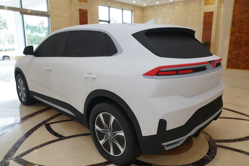 Hai mẫu crossover mới của VinFast lộ diện