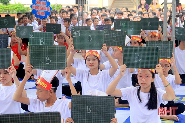 Học sinh quê hương cụ Nguyễn tranh tài “Trường em với kiệt tác truyện Kiều”