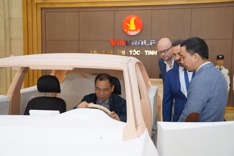 Hai mẫu crossover mới của VinFast lộ diện