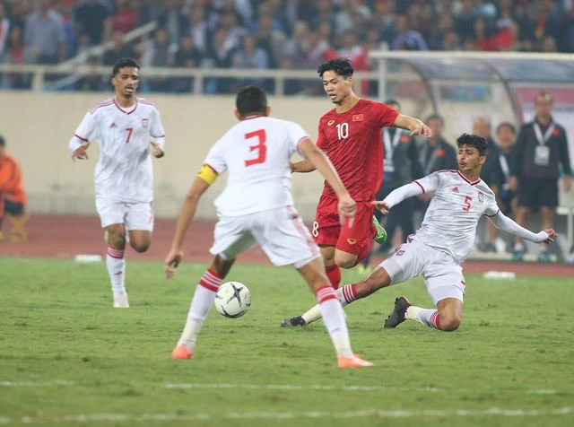 Công Phượng “rê quẩn” và “tịt ngòi”, vì sao HLV Park Hang Seo vẫn tin dùng?