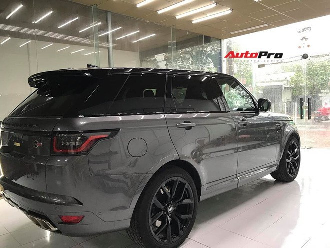 Range Rover Sport SVR 2019 động cơ mạnh như siêu xe đầu tiên về Việt Nam