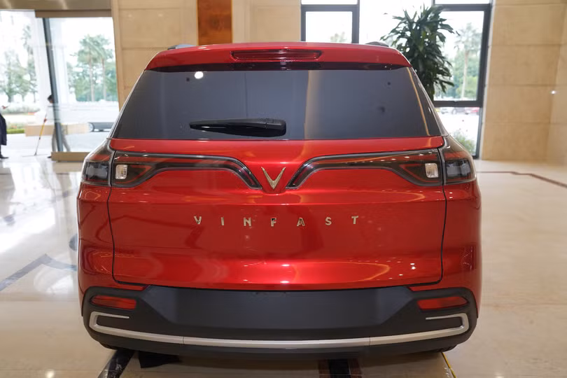 Hai mẫu crossover mới của VinFast lộ diện