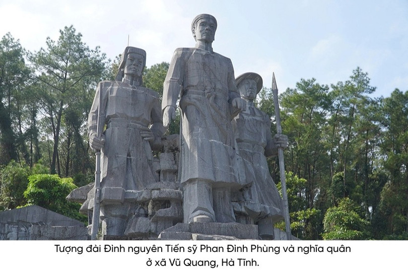 Ông nhận quyền chỉ huy nghĩa quân từ Phan Đình Phùng vào năm bao nhiêu tuổi? 