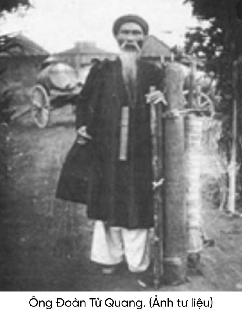 Ông đỗ cử nhân nhờ ai khuyên đi thi lần cuối cùng?