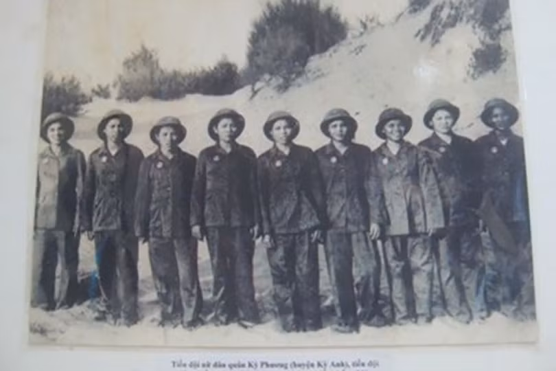 Tiểu đội dân quân gái Kỳ Phương đã lập nên kỳ tích gì đặc biệt trong cuộc kháng chiến chống Mỹ cứu nước?