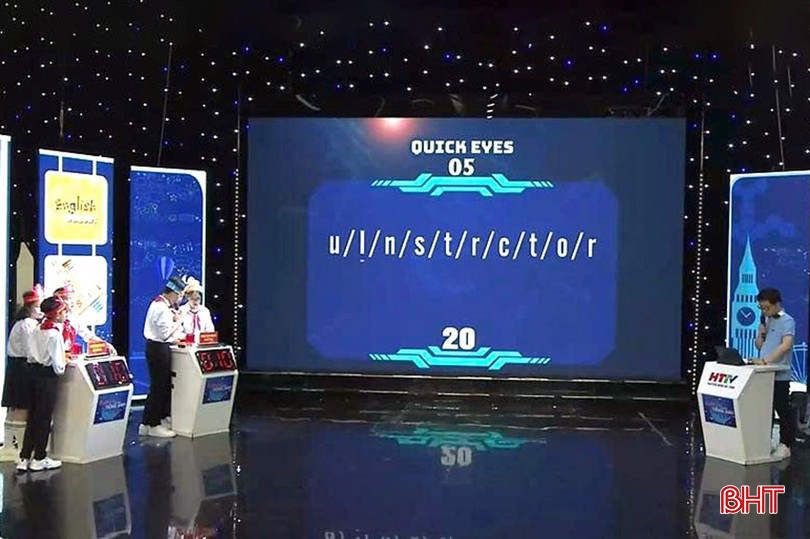Hai đội tranh tài trong phần thi đầu tiên. bqbht_br_2.jpg