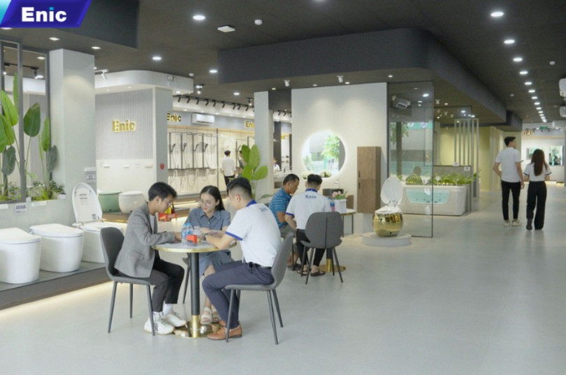 enic-dau-tu-he-thong-showroom-tren-toan-quoc-7784.jpg