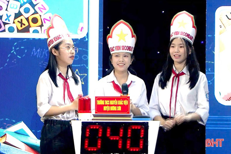 3 girls of Nguyen Khac Vien Secondary School team. bqbht_br_nguyen-khac-vien-1.jpg