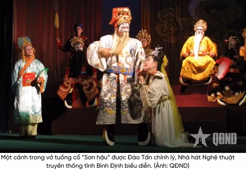 Tên tuổi của ông gắn liền với loại hình nghệ thuật nào?