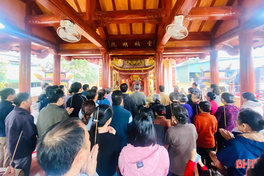 Hằng năm, vào ngày 28/11 (âm lịch), con cháu trong dòng họ tổ chức làm lễ giỗ Tiến sĩ Nguyễn Đức Huy. bqbht_br_x8.jpg
