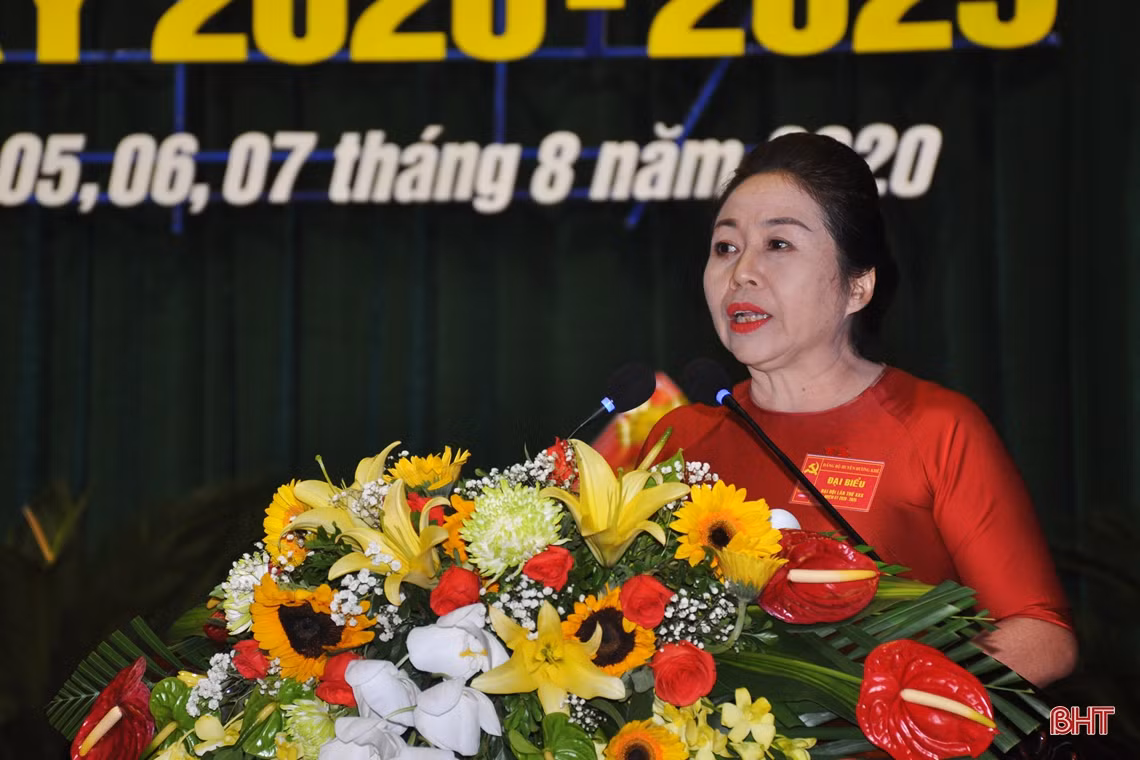 Đồng chí Lê Ngọc Huấn được bầu giữ chức Bí thư Huyện ủy Hương Khê nhiệm kỳ 2020 - 2025