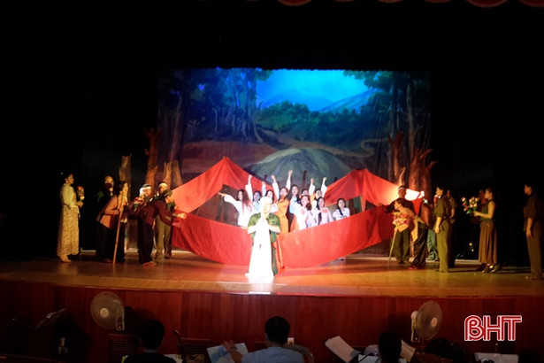 Khán giả Hà Tĩnh được miễn phí xem kịch “Khoảng trời con gái”