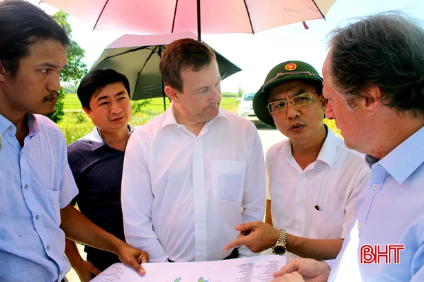 Phái đoàn EU kiểm tra thực địa Tiểu dự án đô thị Thạch Hà