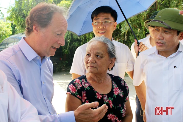 Phái đoàn EU kiểm tra thực địa Tiểu dự án đô thị Thạch Hà