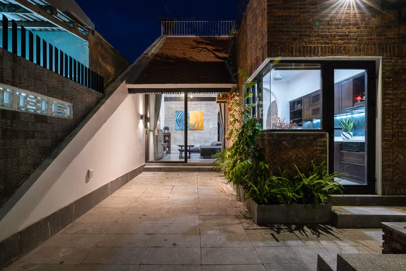 Kiến trúc độc đáo của ngôi nhà mái dốc ở Đà Nẵng