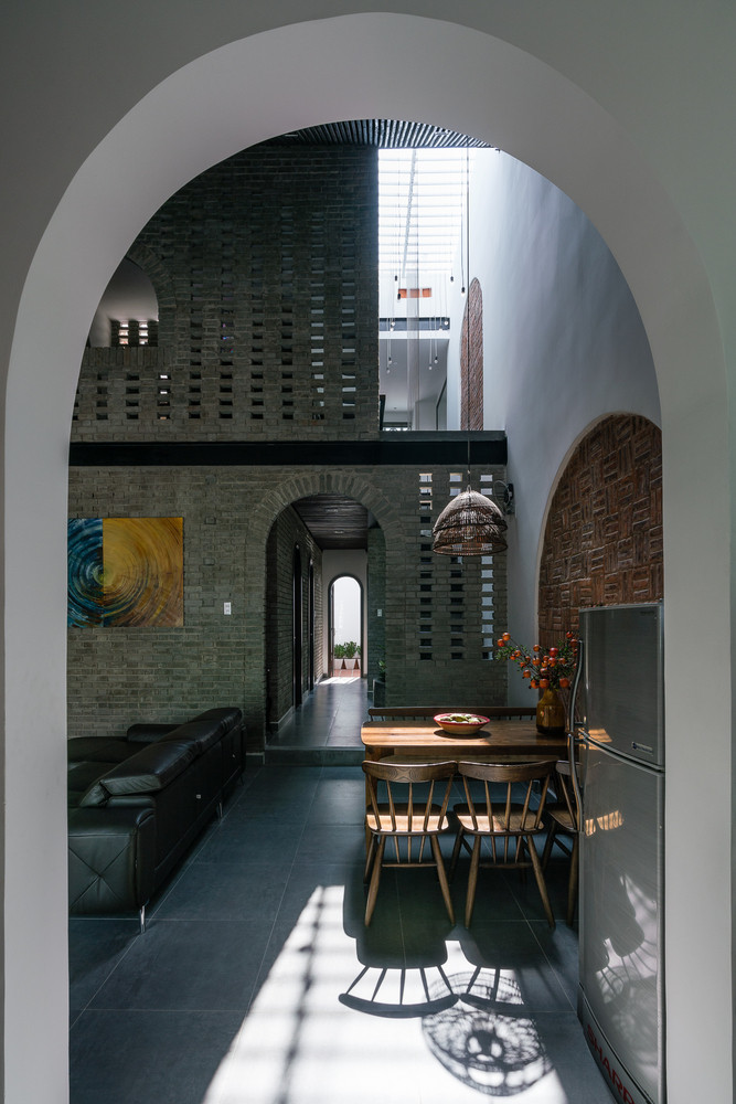 Kiến trúc độc đáo của ngôi nhà mái dốc ở Đà Nẵng