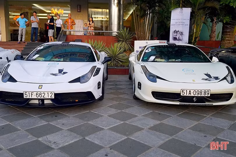 Dàn siêu xe trăm tỷ của ông chủ cà phê Trung Nguyên gây sốt tại Hà Tĩnh