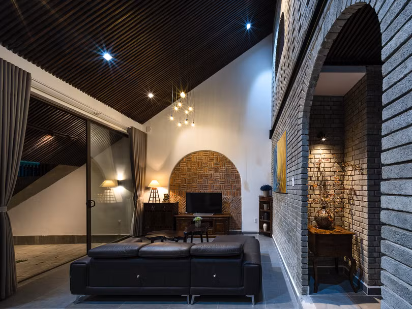 Kiến trúc độc đáo của ngôi nhà mái dốc ở Đà Nẵng