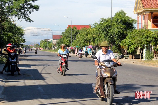 Không mũ bảo hiểm vẫn vô tư tham gia giao thông