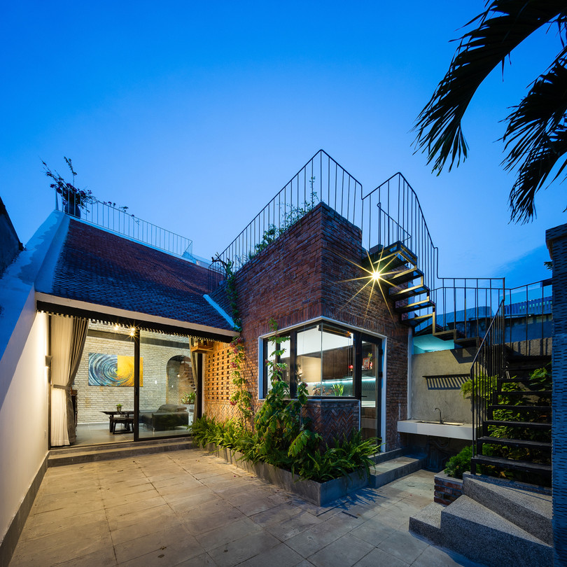 Kiến trúc độc đáo của ngôi nhà mái dốc ở Đà Nẵng