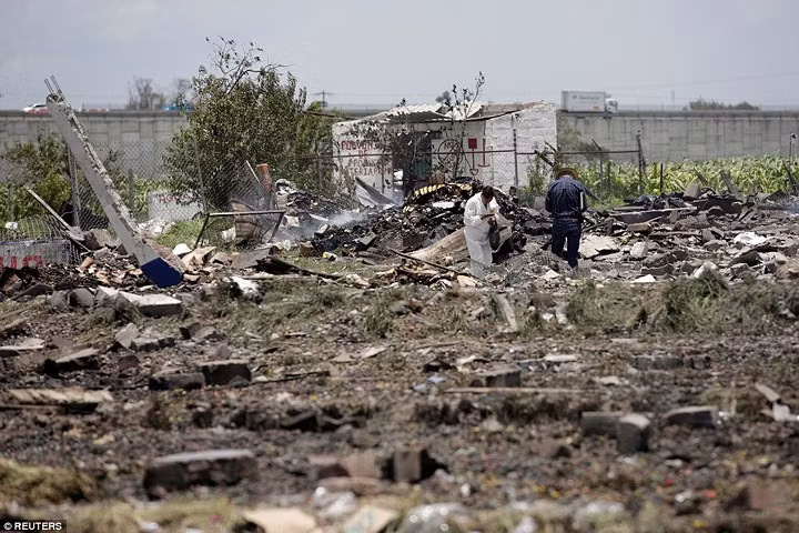 Hiện trường vụ nổ pháo hoa kinh hoàng ở Mexico làm 24 người chết