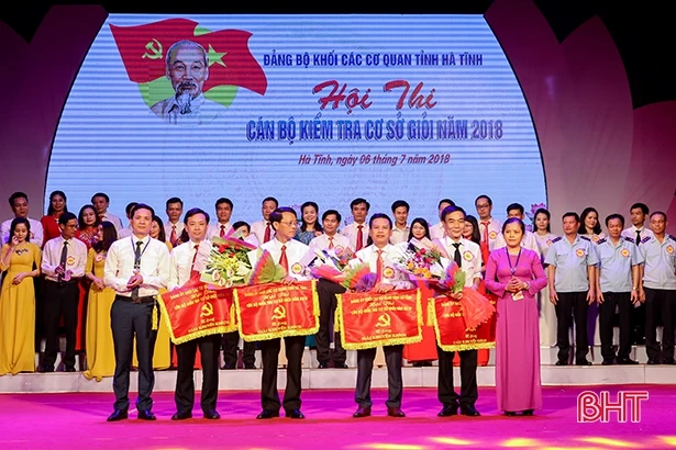 Hải quan Hà Tĩnh nhất chung kết Hội thi Cán bộ kiểm tra cơ sở giỏi khối cơ quan tỉnh