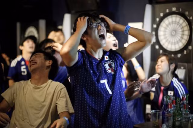 Kẻ bại trận đáng kính, người hùng đáng khinh!